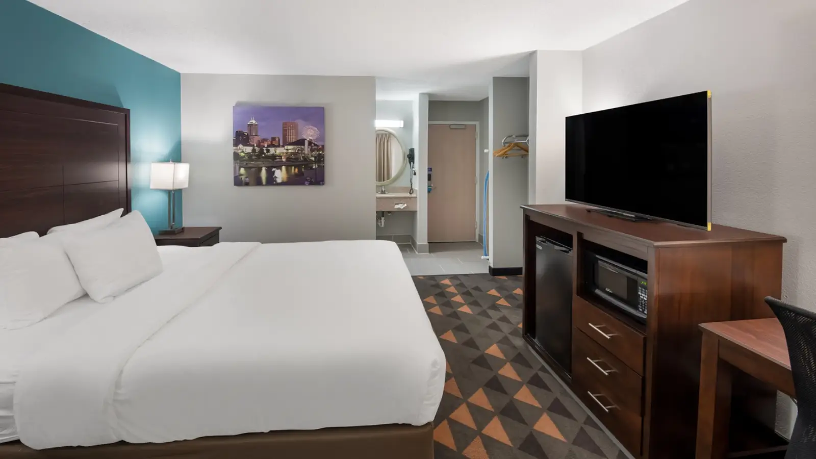 Accommodating Standard King Room Accommodating Standard King Room